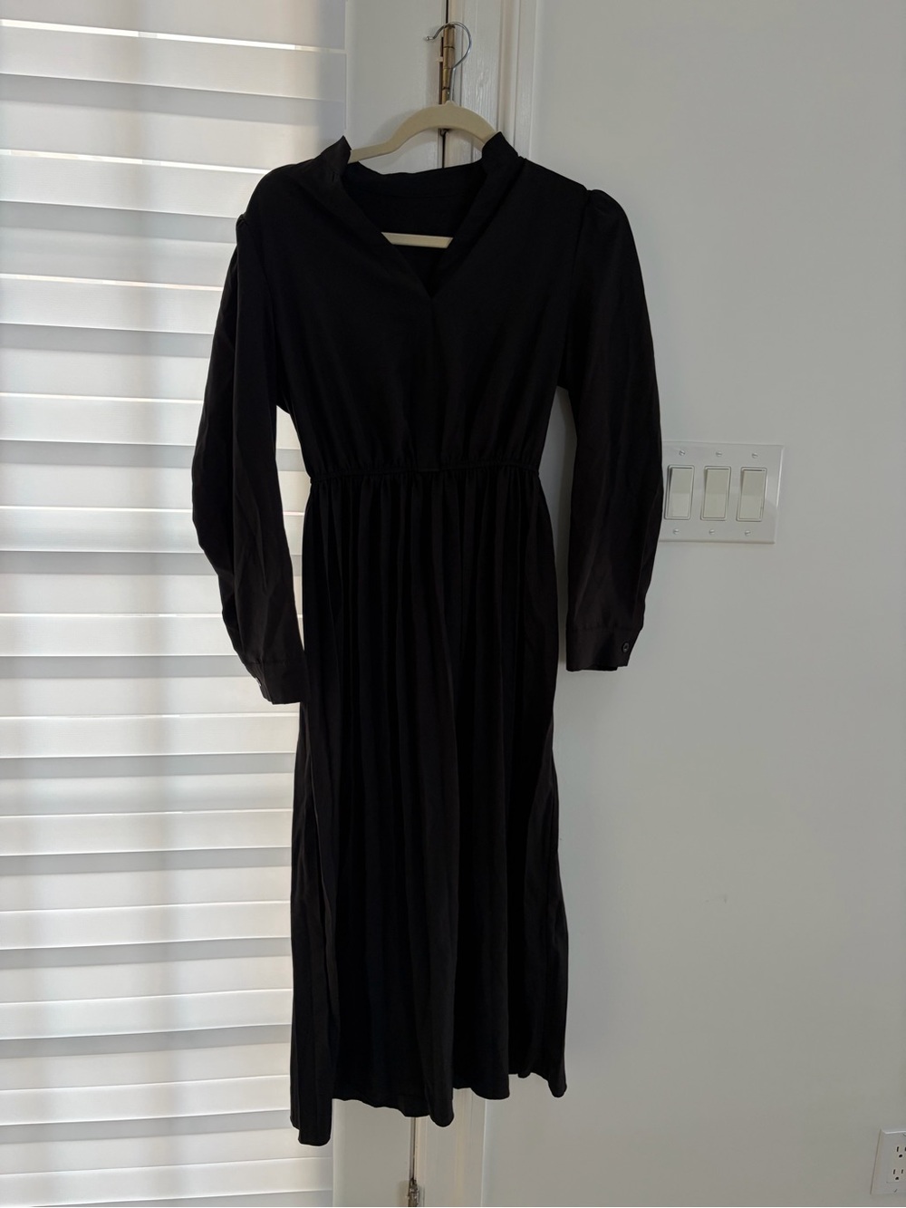 SHEIN Black V‑Neck Long-Sleeve Midi Dress